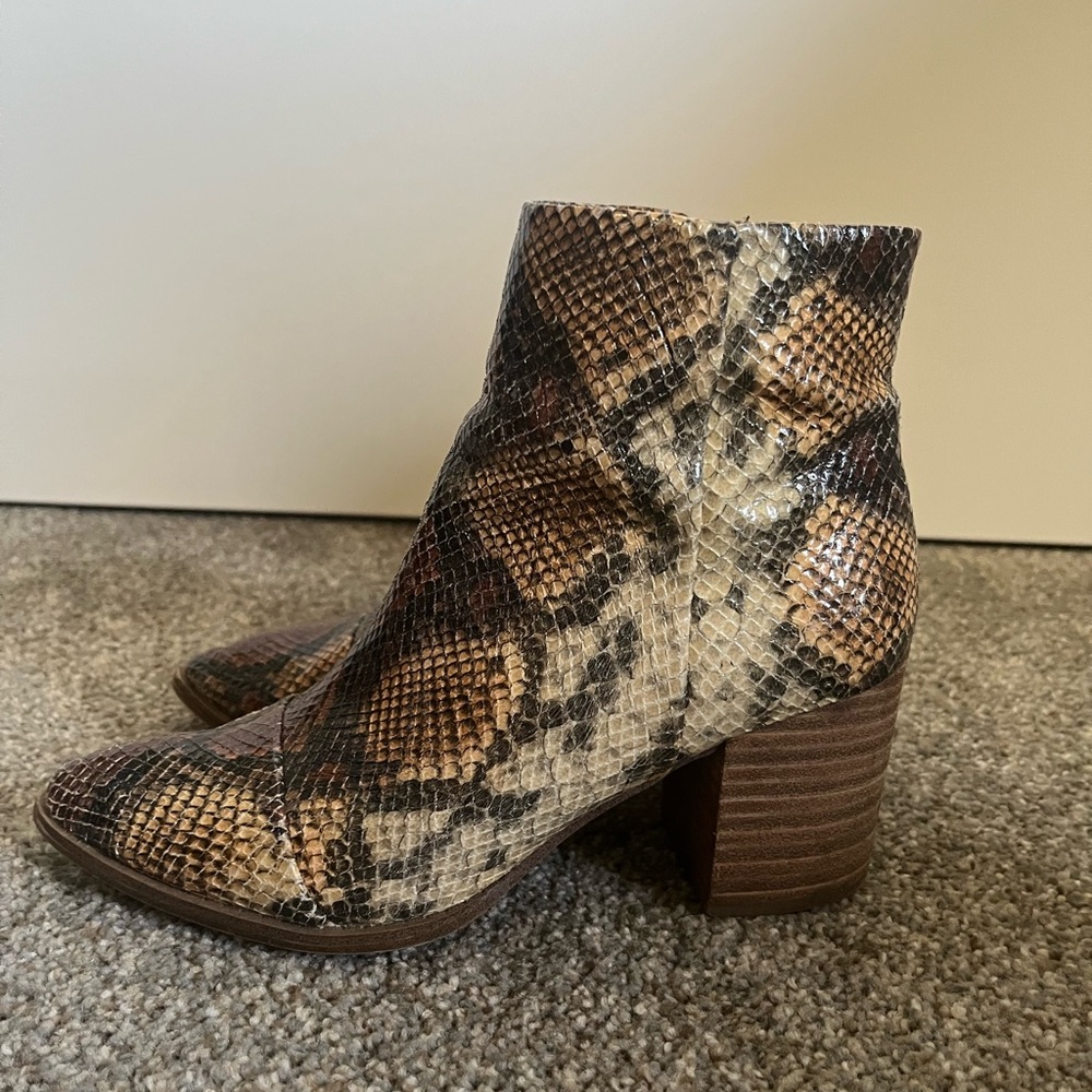 Report Footwear Trixi Ankle Boot - Picture 5 of 6